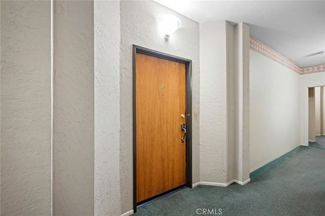 7211 Cozycroft Avenue 16, Winnetka, CA 91306