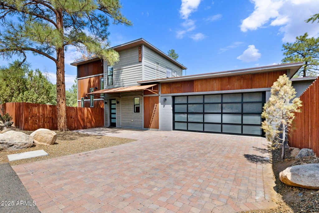 2196 W Thumb Butte Road, Prescott, AZ 86305