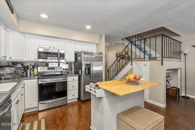 613 Randall Way, Aberdeen, NJ 07747