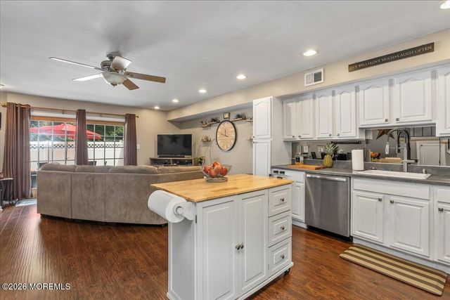 613 Randall Way, Aberdeen, NJ 07747
