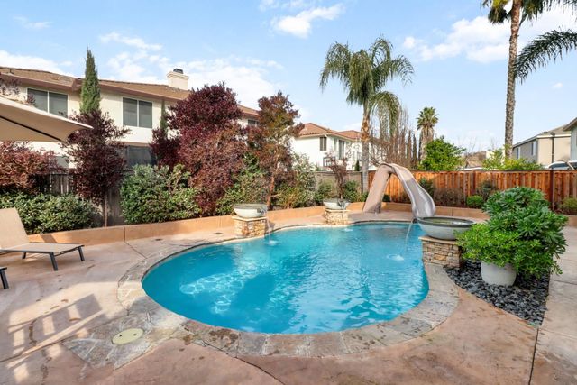 1741 N Bend Dr, Sacramento, CA 95835