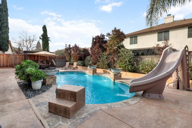 1741 N Bend Dr, Sacramento, CA 95835