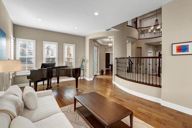 1741 N Bend Dr, Sacramento, CA 95835