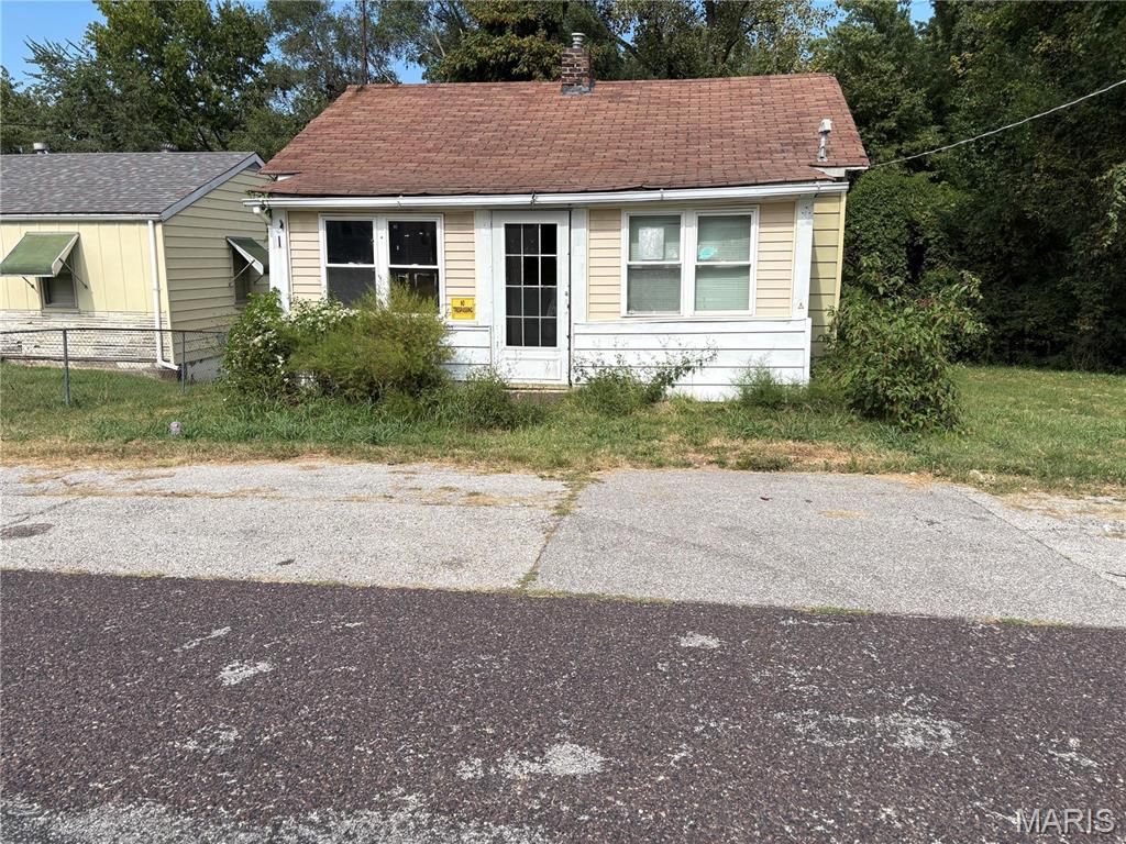 8729 Shirley Avenue, St Louis, MO 63121