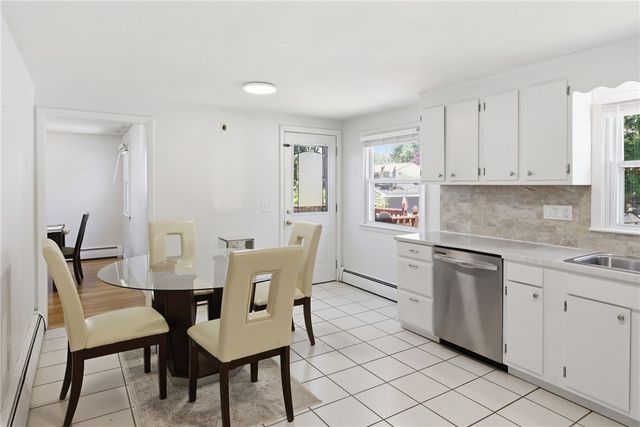 39 Salem Avenue, Cranston, RI 02920