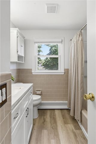 39 Salem Avenue, Cranston, RI 02920