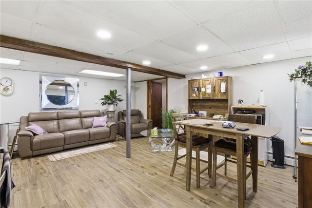 39 Salem Avenue, Cranston, RI 02920