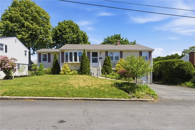 39 Salem Avenue, Cranston, RI 02920