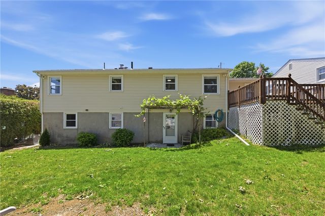 39 Salem Avenue, Cranston, RI 02920