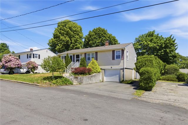39 Salem Avenue, Cranston, RI 02920