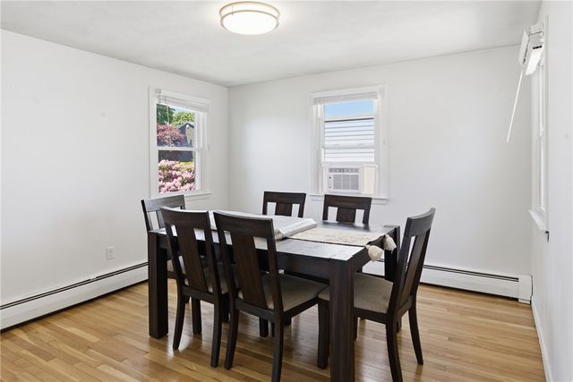 39 Salem Avenue, Cranston, RI 02920