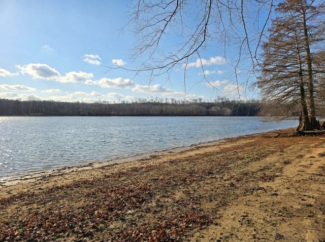 403 Hardin Bottom Rd, Clifton, TN 38425