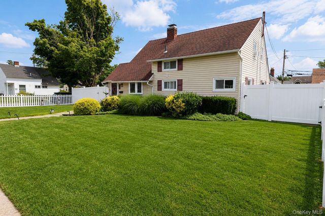 164 Bloomingdale Road, Levittown, NY 11756