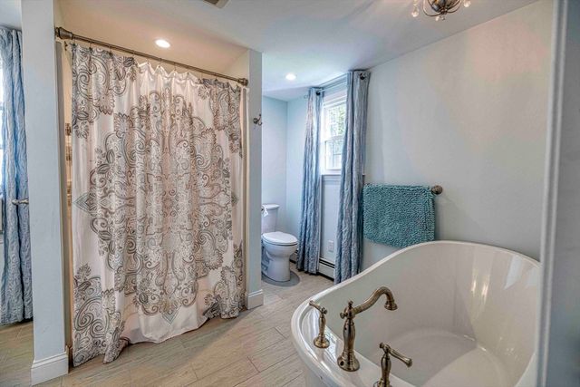 132 Jackson Ave, Somerset, MA 02725