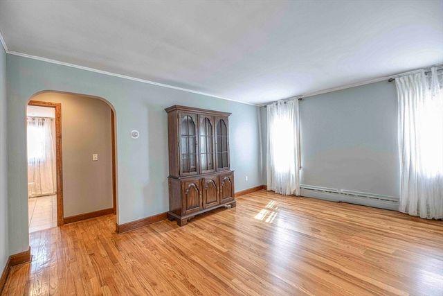132 Jackson Ave, Somerset, MA 02725