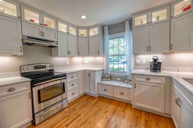 132 Jackson Ave, Somerset, MA 02725