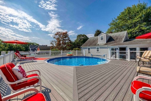 132 Jackson Ave, Somerset, MA 02725
