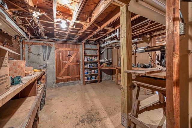 132 Jackson Ave, Somerset, MA 02725