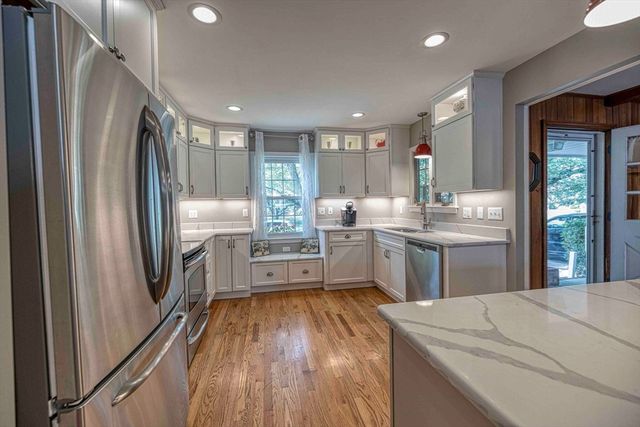 132 Jackson Ave, Somerset, MA 02725