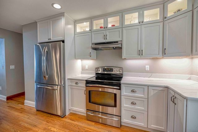 132 Jackson Ave, Somerset, MA 02725