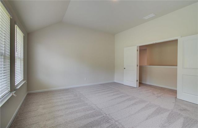 1846 Kingsmere Run Dr, Loganville, GA 30052