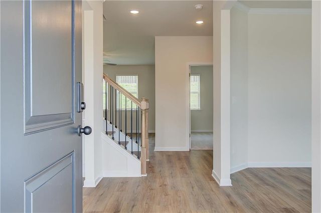 1846 Kingsmere Run Dr, Loganville, GA 30052