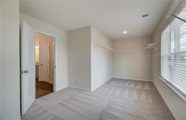 1846 Kingsmere Run Dr, Loganville, GA 30052