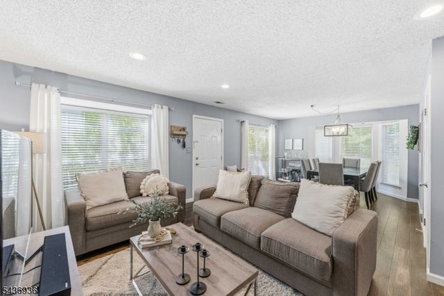 1719 Breckenridge Dr, Branchburg Twp., NJ 08876