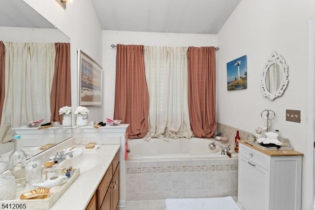 411 Deluca Rd 411, Belleville Twp., NJ 07109