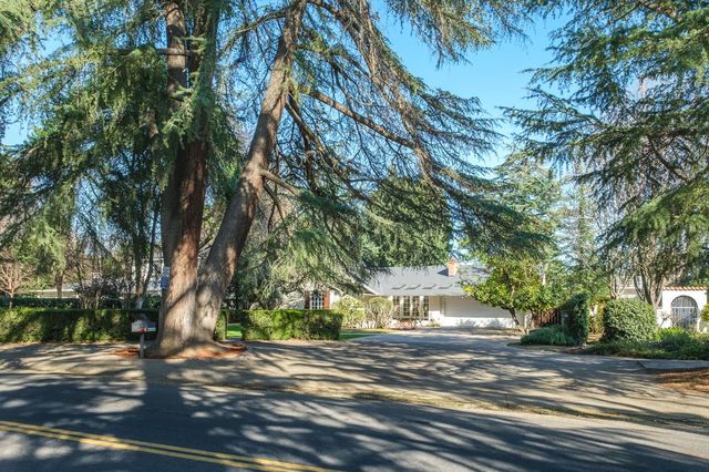 4564 N Van Ness Boulevard, Fresno, CA 93704