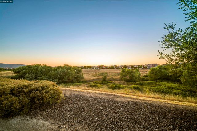 4316 Sunset View Dr, Dublin, CA 94568