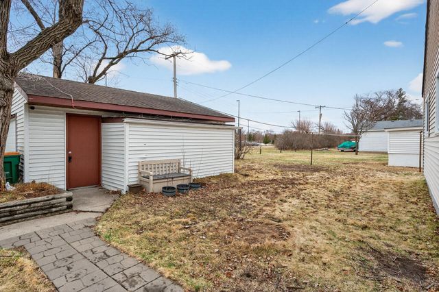 4701 Hampshire Avenue N, Crystal, MN 55428