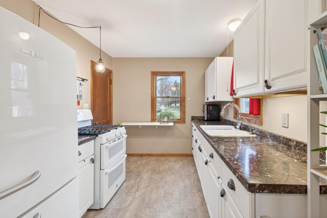 4701 Hampshire Avenue N, Crystal, MN 55428