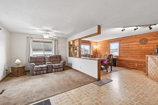 4701 Hampshire Avenue N, Crystal, MN 55428