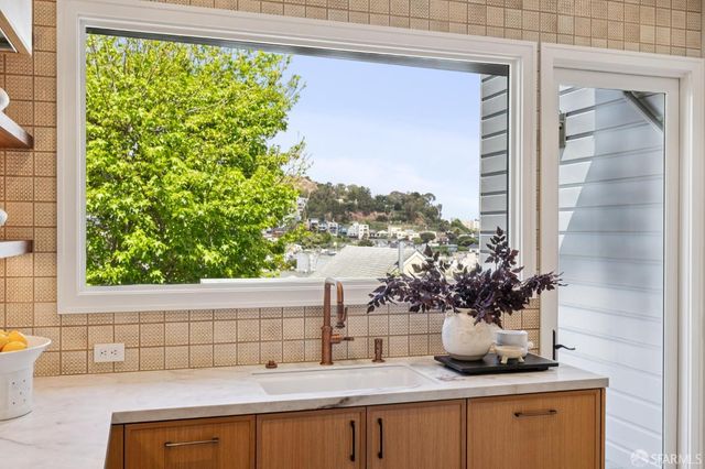 32 Carson Street, San Francisco, CA 94114