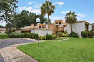 1051 S HIGHLAND STREET 5E, Mount Dora, FL 32757