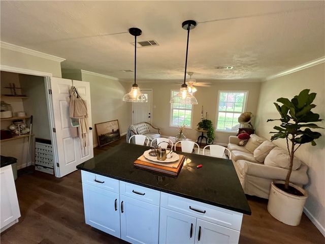 9428 Elm Street, Midway, TX 75852