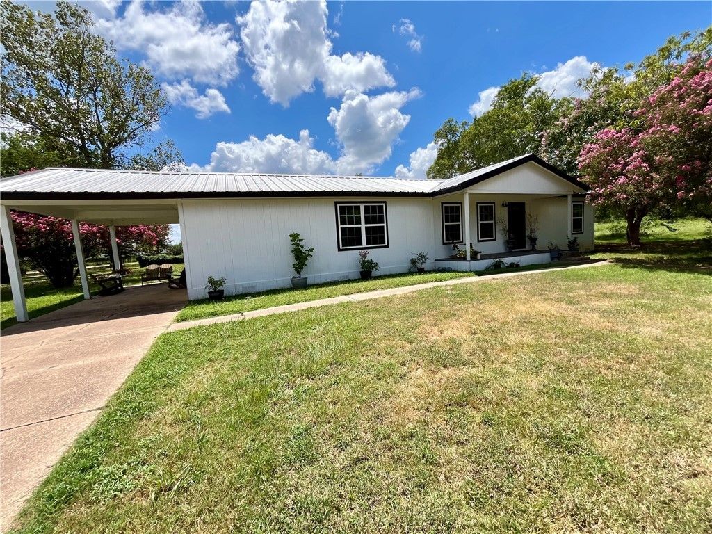 9428 Elm Street, Midway, TX 75852