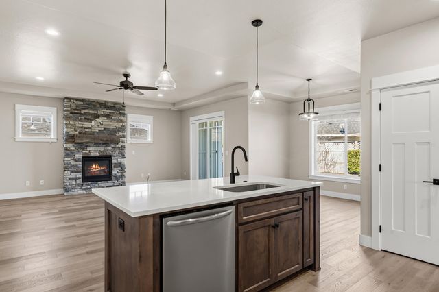 359 Kansas Drive, Medford, OR 97504