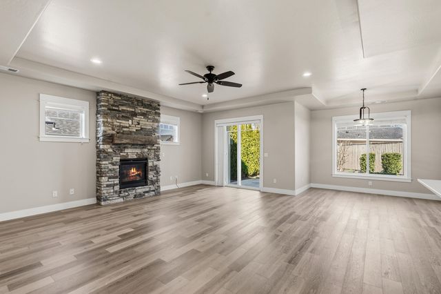 359 Kansas Drive, Medford, OR 97504