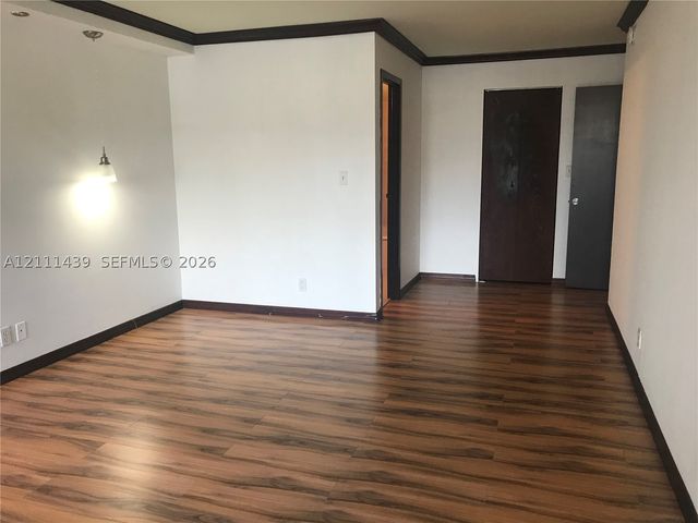 800 Parkview Dr 102, Hallandale Beach, FL 33009