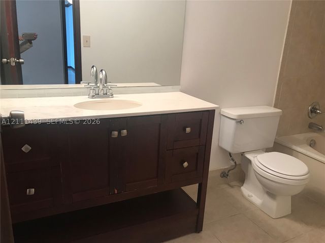 800 Parkview Dr 102, Hallandale Beach, FL 33009