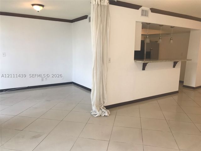 800 Parkview Dr 102, Hallandale Beach, FL 33009