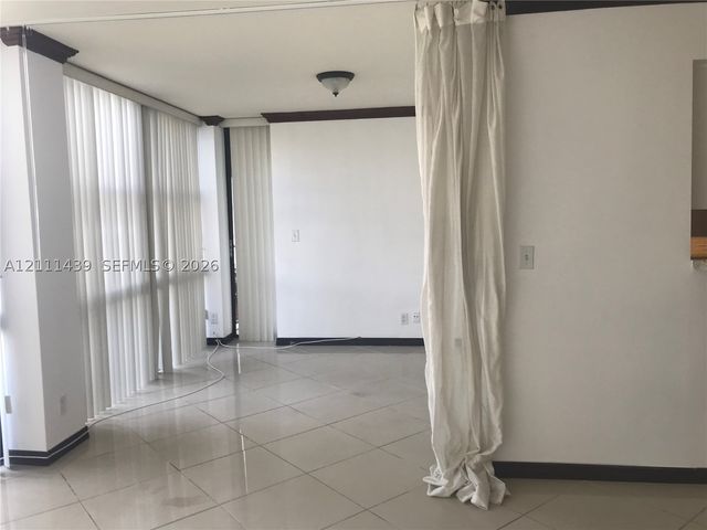 800 Parkview Dr 102, Hallandale Beach, FL 33009