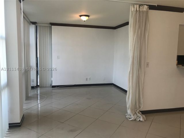 800 Parkview Dr 102, Hallandale Beach, FL 33009