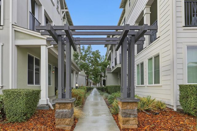 37598 Cape Cod Road, Newark, CA 94560