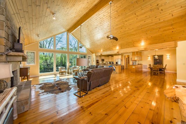 3139 Riverbend Road, Heber Springs, AR 72543