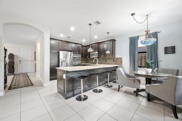 8755 NW 102nd Ct, Doral, FL 33178