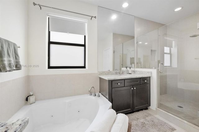 8755 NW 102nd Ct, Doral, FL 33178