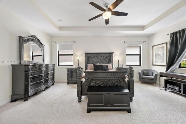 8755 NW 102nd Ct, Doral, FL 33178